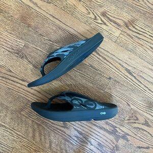 OOFOS Camouflage Slide Sandals